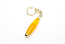 Carica l'immagine nel visualizzatore di Gallery, Portachiavi "yellow" - ultimo